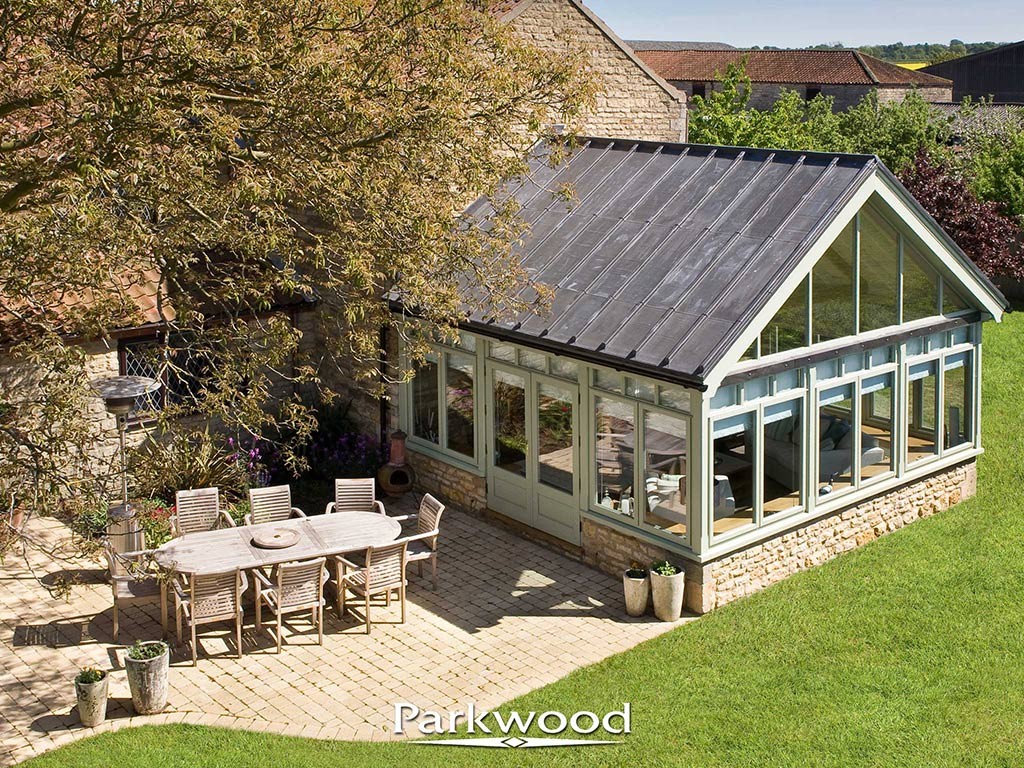 Painted timber garden rooms by Parkwood